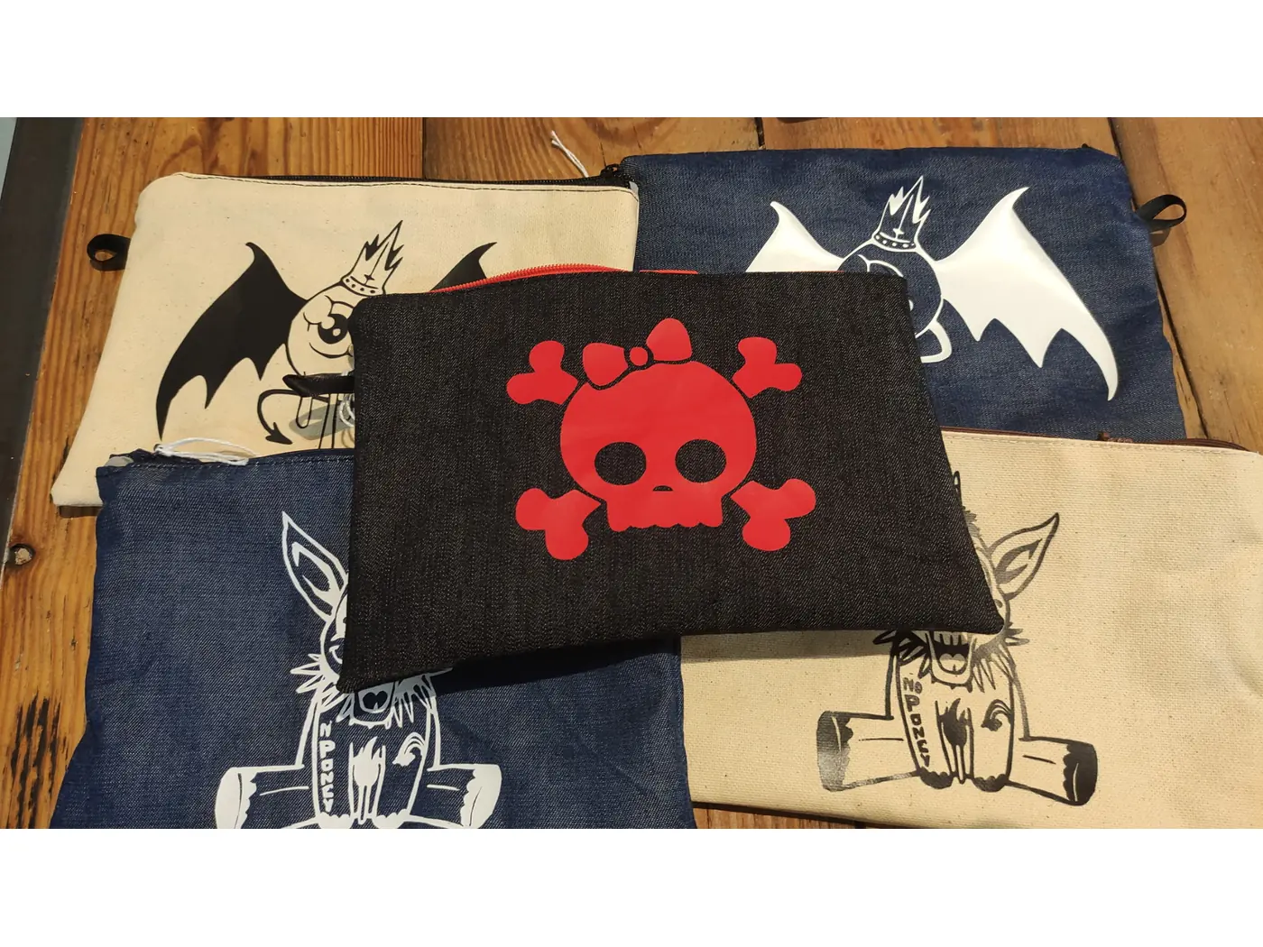 Trousses et sacs custom Bad King - design skull, batman royal, no poney